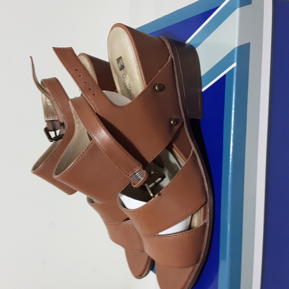 White Mountain Saute Shoes - Picture 2 of 10